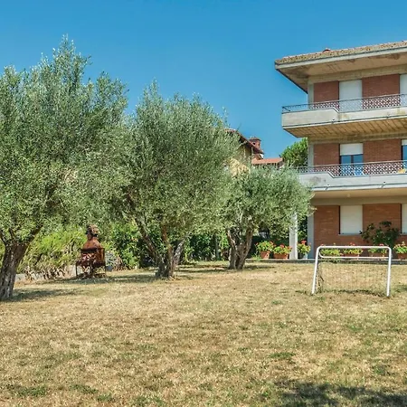 Appartement Beautiful In W/ Outdoor Swimming Pool And 2 Bedrooms Tuoro sul Trasimeno