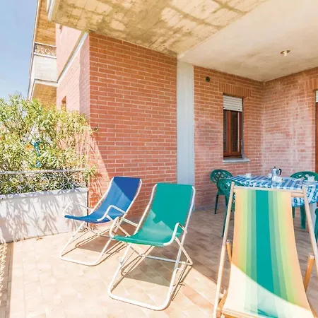 Beautiful In W/ Outdoor Swimming Pool And 2 Bedrooms Appartement